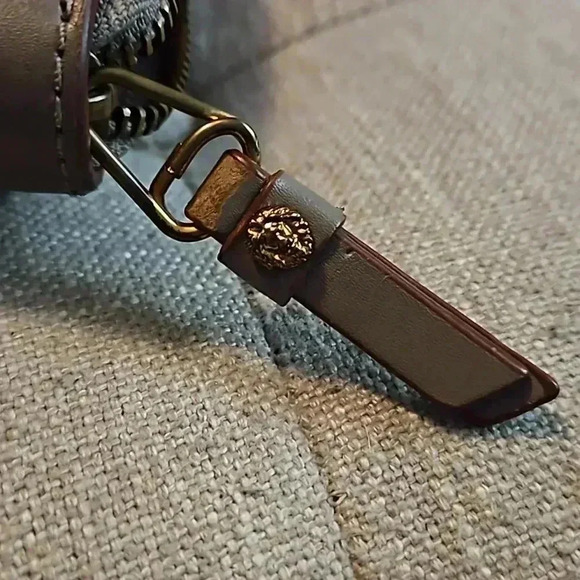 Anne Klein Taupe Wallet with Giraffe Print Lining And Multiple Pockets OS - Picture 3 of 11